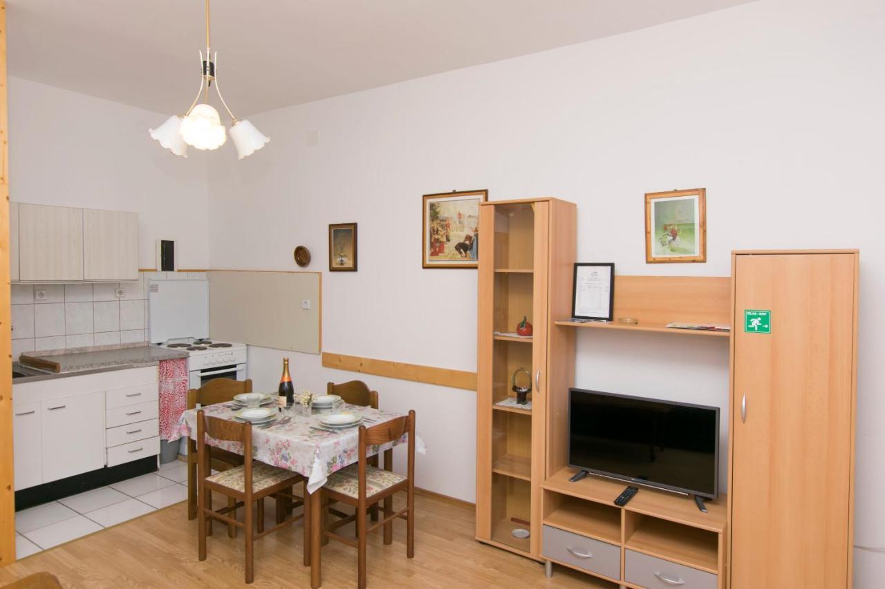 Apartments Amalija Vodice Esterno foto